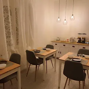 ספר כאן