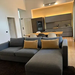  Apartment Lovely Loft & Flat